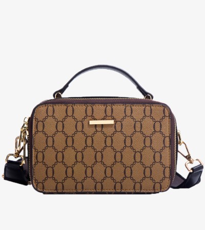 The new small square box bag with one shoulder slant bag